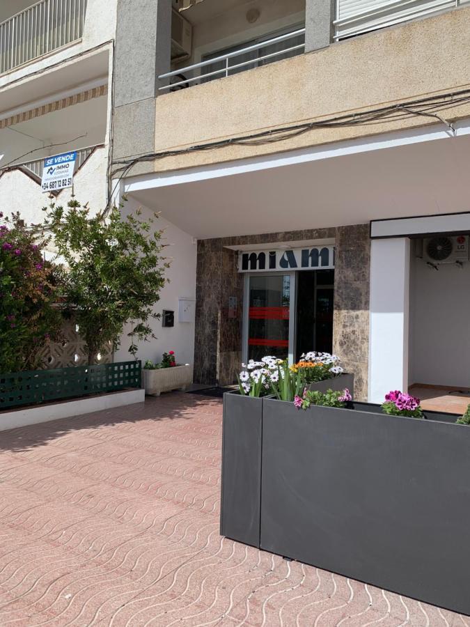 Apartamento Con Vistas Al Mar - Wifi - Aire Acondicionado Empuriabrava Bagian luar foto